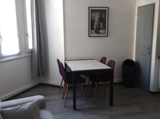Apartment Curial Insolite