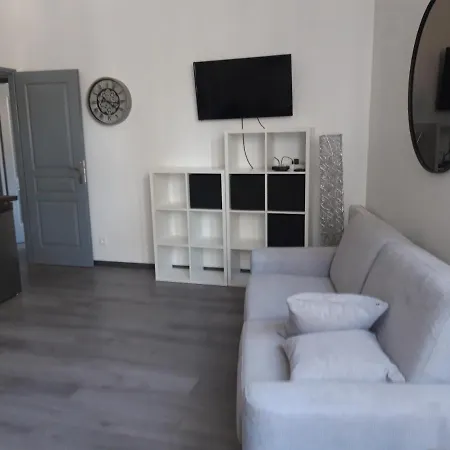 Apartment Curial Insolite